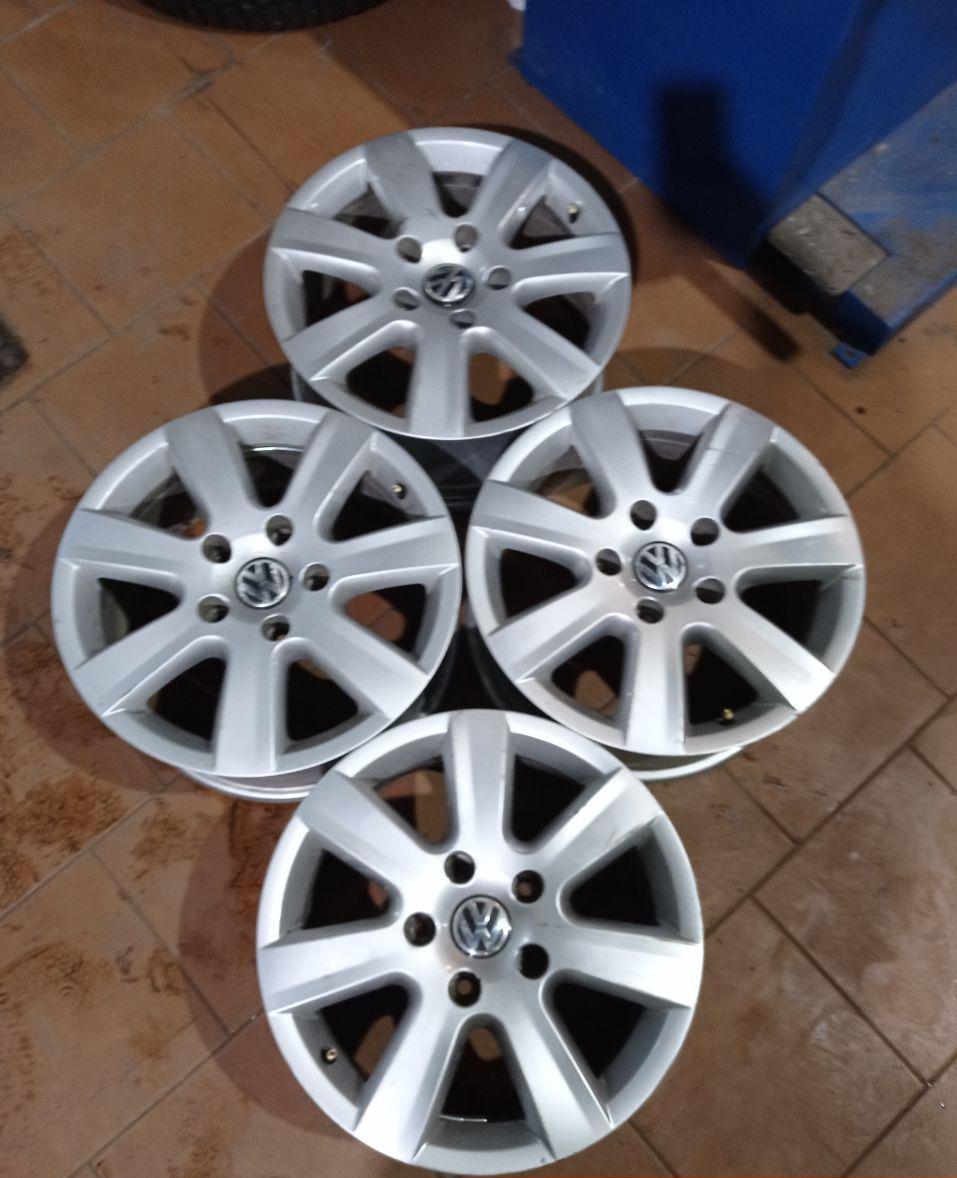 Колесные диски Volkswagen 7.5xR17/5×130 71.6 Серебристый. Цена 4600 руб, вместо 5106 руб. Скидка 10%, распродажа. Купить онлайн недорого. Уценка