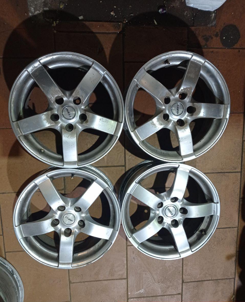 Колесные диски Zepp 6.5xR16/5×114.3 60.1 Серебристый. Цена 5150 руб, вместо 5717 руб. Скидка 10%, распродажа. Купить онлайн недорого. Уценка