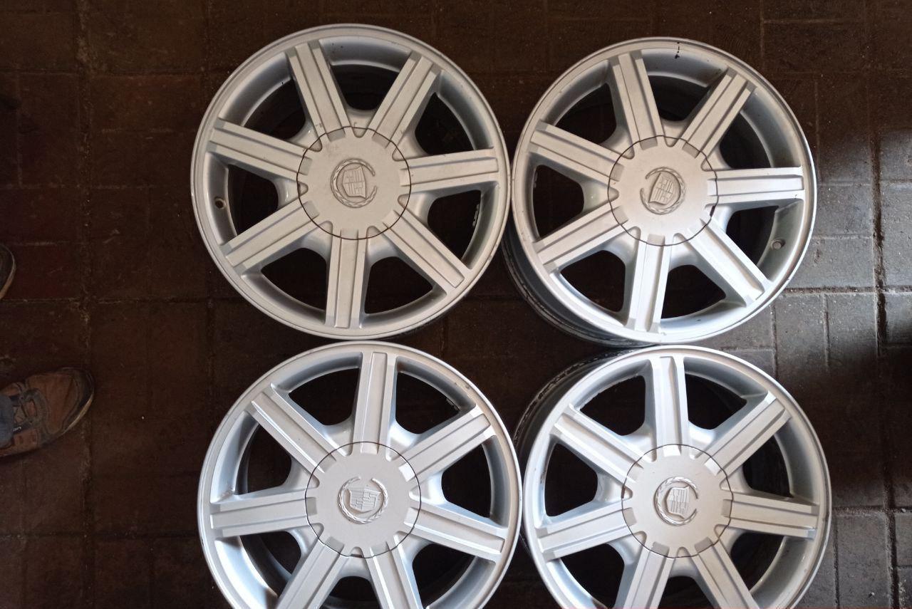 Резина Колесные диски Cadillac 7.5xR17/6×120 70.1 Серебристый купить онлайн со скидкой 10% за 8650 руб.  Скидка, распродажа. Купить онлайн недорого. Уценка