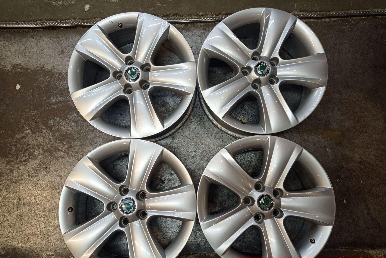 Колесные диски Skoda 7xR17/5×112 57.1 Серебристый. Цена 13800 руб, вместо 15318 руб. Скидка 10%, распродажа. Купить онлайн недорого. Уценка