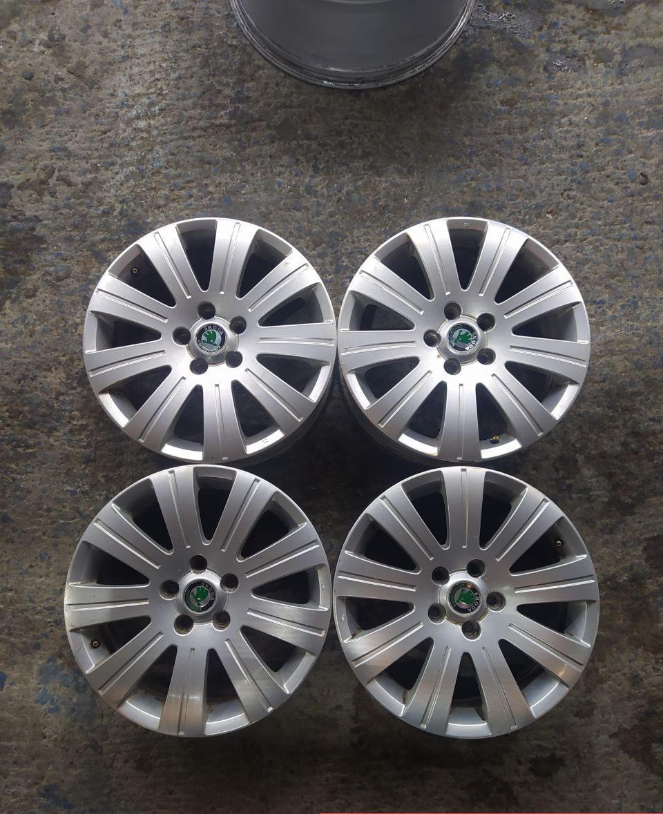 Колесные диски Skoda 6xR17/5×112 57.1. Цена 11750 руб, вместо 13043 руб. Скидка 10%, распродажа. Купить онлайн недорого. Уценка