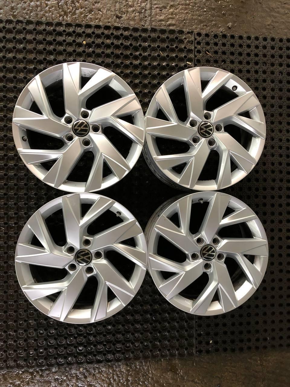 Колесные диски Volkswagen 7xR18/5×112 57.1. Цена 22500 руб, вместо 24975 руб. Скидка 10%, распродажа. Купить онлайн недорого. Уценка