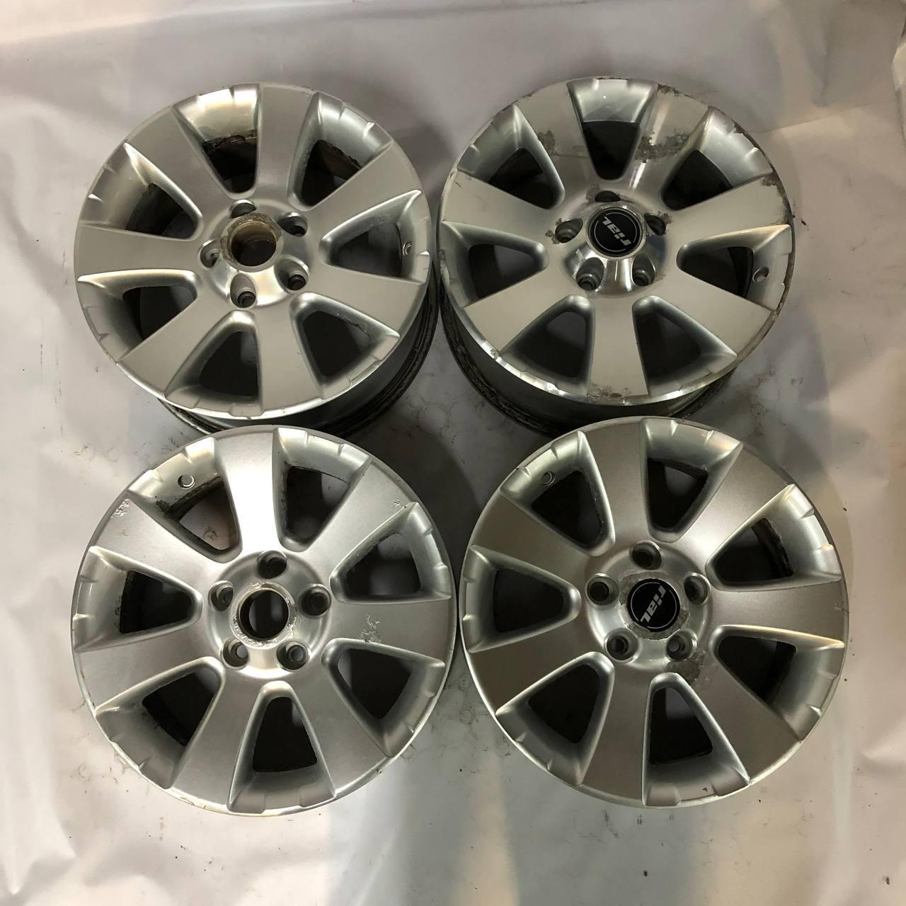 Колесные диски Rial  6.5xR16/5×112 57.1. Цена 4500 руб, вместо 4995 руб. Скидка 10%, распродажа. Купить онлайн недорого. Уценка